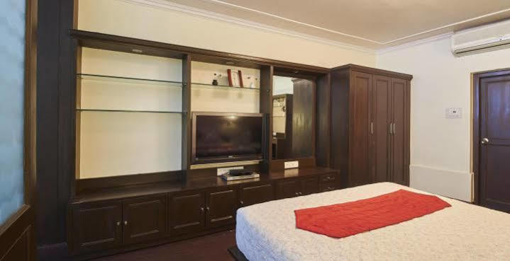 Juhu Hotel Мумбаи Экстерьер фото